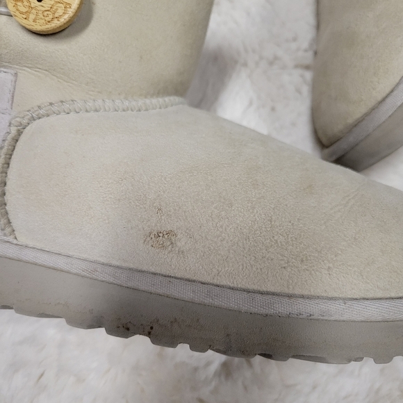 Ugg Australia Sand stone Mini Bailey Button Ugg Boot Size 8 - Picture 3 of 8